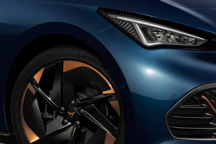 3958760 170kW e-Boost Exclusive Edition 59kWh 5dr Auto