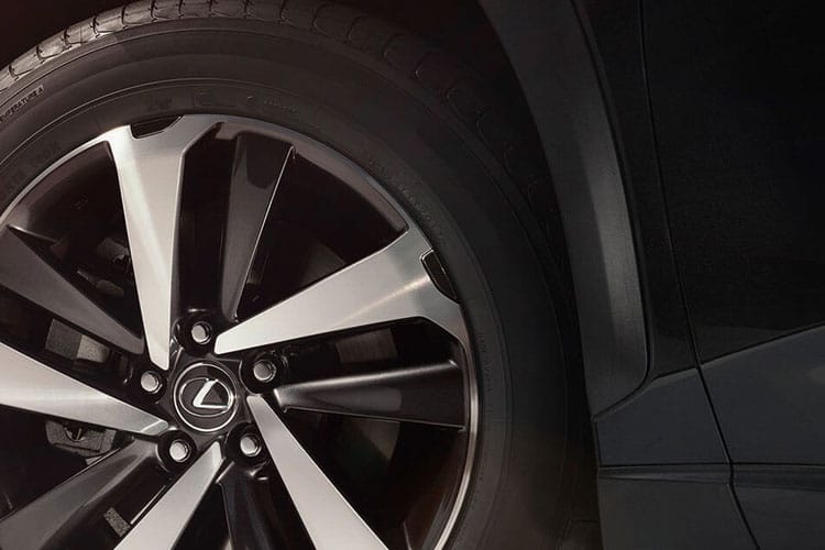 3978789 350h 2.5 Premium 5dr E-CVT 2WD