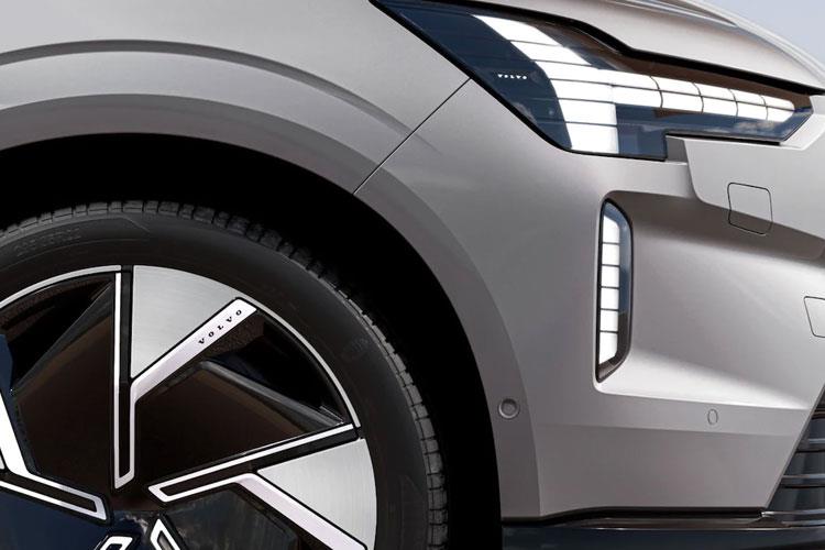 3947204 205kW Single Motor Plus 104kWh 5dr Auto