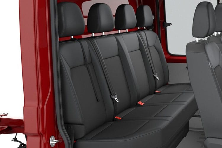 3943332 2.0 TDI 110PS SE Minibus